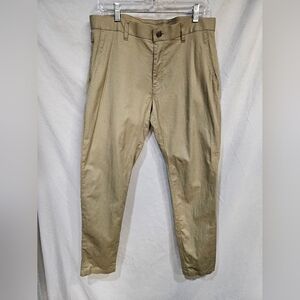 Fabletics The Only Pant Men's Size 33x32 Beige Chino Performance Stretch Casual